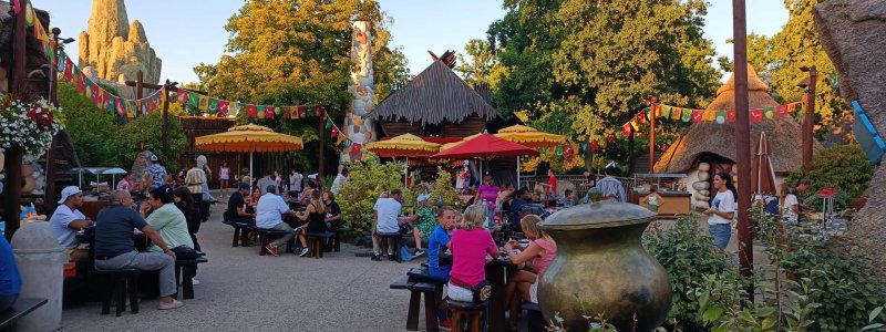 Banquet Gaulois Parc Asterix buffet village