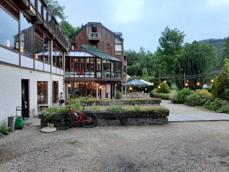Hostellerie la Claire Fontaine La Roche-en-Ardenne jardin