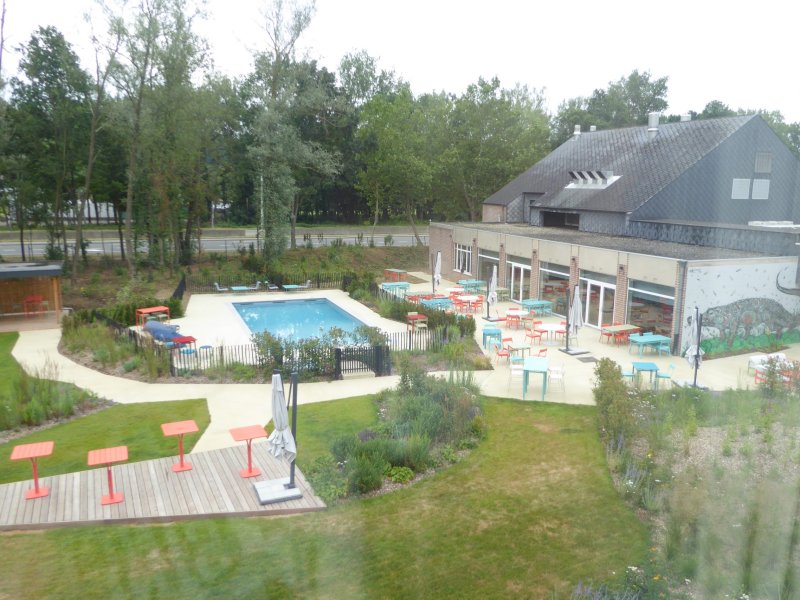Hotel Novotel Brussels East Wavre outdoor pool