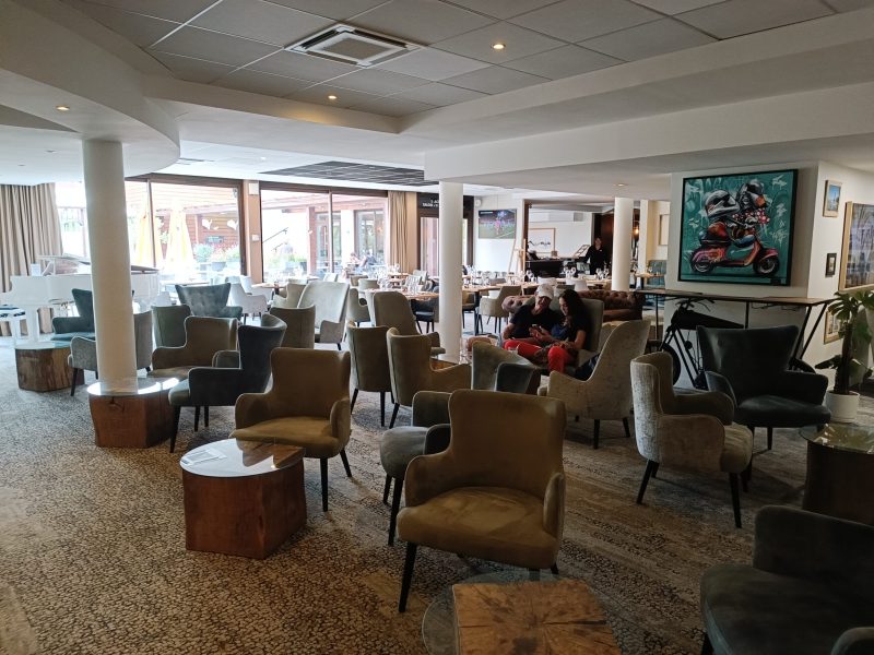 Hotel le Domaine de la Forêt D'orient bar