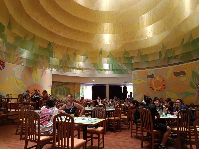 Parc Asterix Restaurant du Lac intérieure